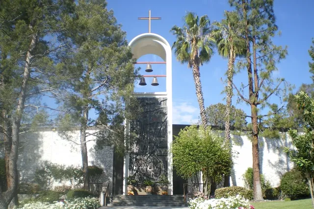 Fence contractor in Tujunga, CA